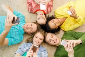 Generación Z que son, qué edad tienen y cuáles son sus características