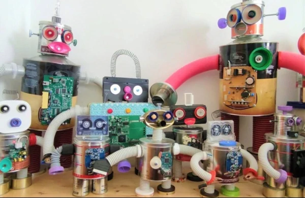6. Juguetes elaborados con materiales reciclados