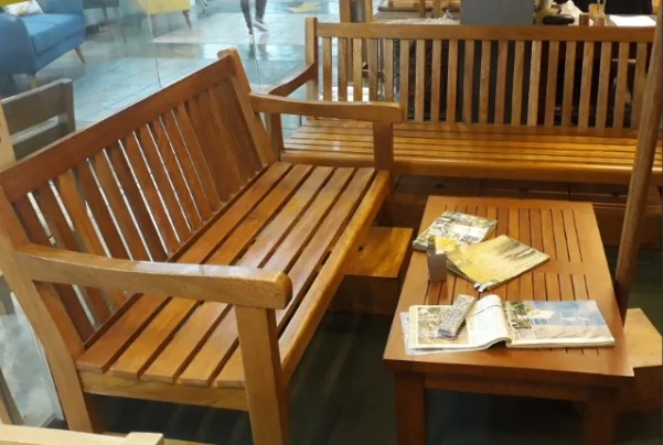 7. Banco de madera