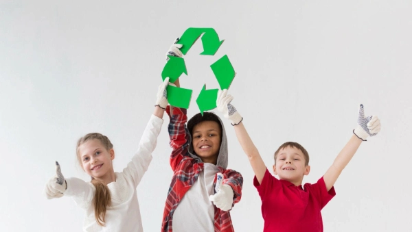 7. Diseñar un mural con materiales reciclables